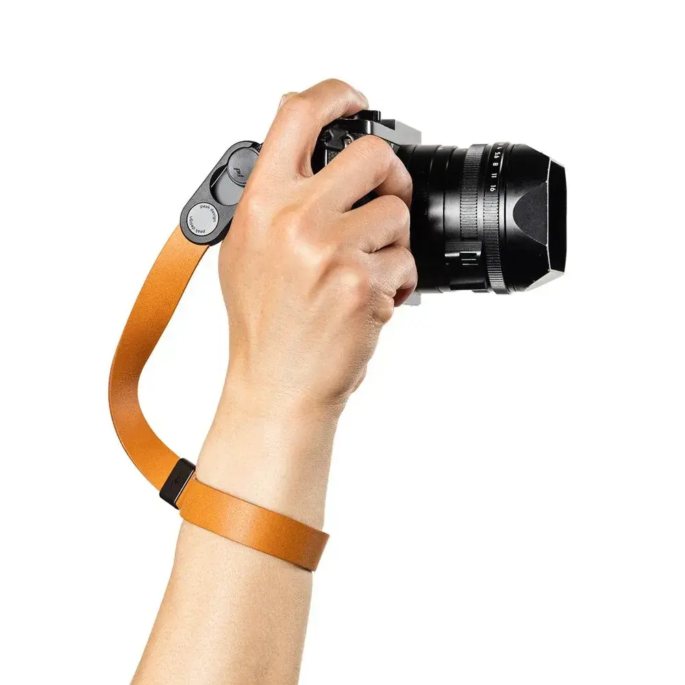 Cuff Leather Deri Fonksiyonel Kamera Bilek Askısı - Amber