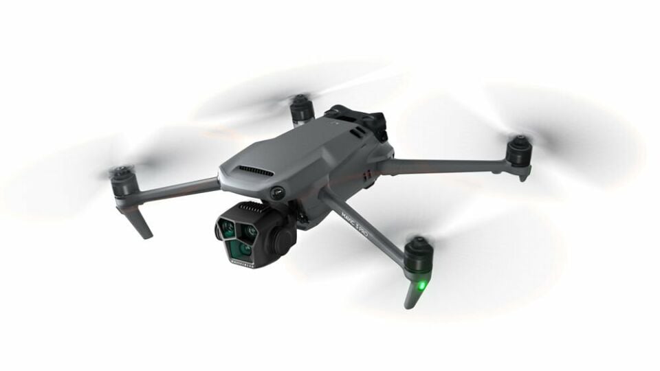 DJI Mavic 3 Pro Fly More Combo (DJI RC Pro)