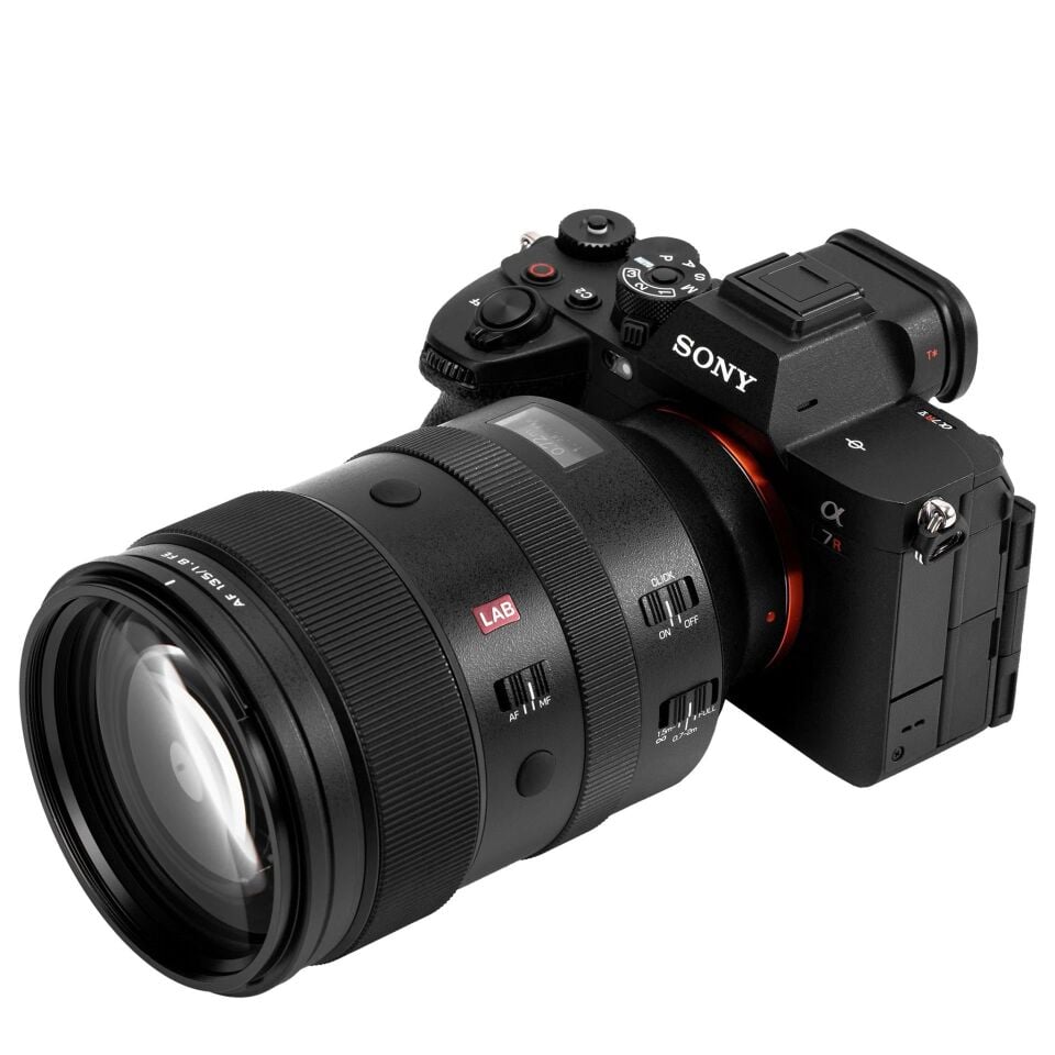 VILTROX AF 135MM F1.8  FE LENS LAB SONY
