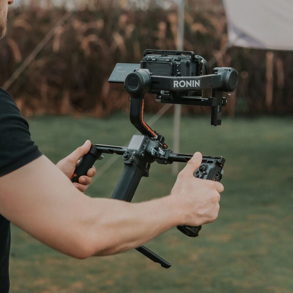 SmallRig 3954  DJI RS Serisi için Kablosuz Kontrollü Çift El Tutacağı