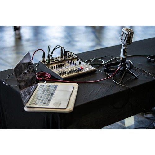 Zoom LiveTrak L-8 8-Kanal Dijital Mikser Recorder