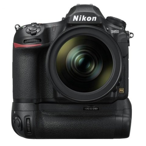 Nikon MB-D18 Battery Grip