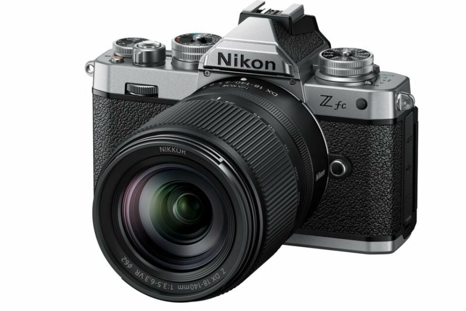 Nikon Z FC 18-140mm VR Lens Kit ( 5.833 ₺ Geri Ödeme )