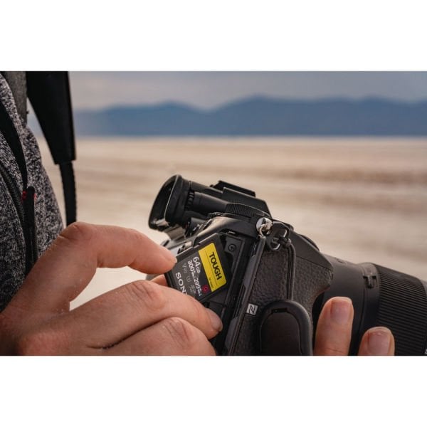 Sony 128GB SF-G Tough Serisi UHS-II SDXC Hafıza Kartı (SF-G128T)